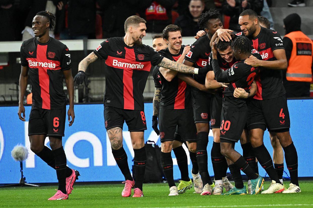 MK体育-大巴黎登顶！FIFA最新俱乐部排名，巴萨稳居前三，皇马仅第七的简单介绍