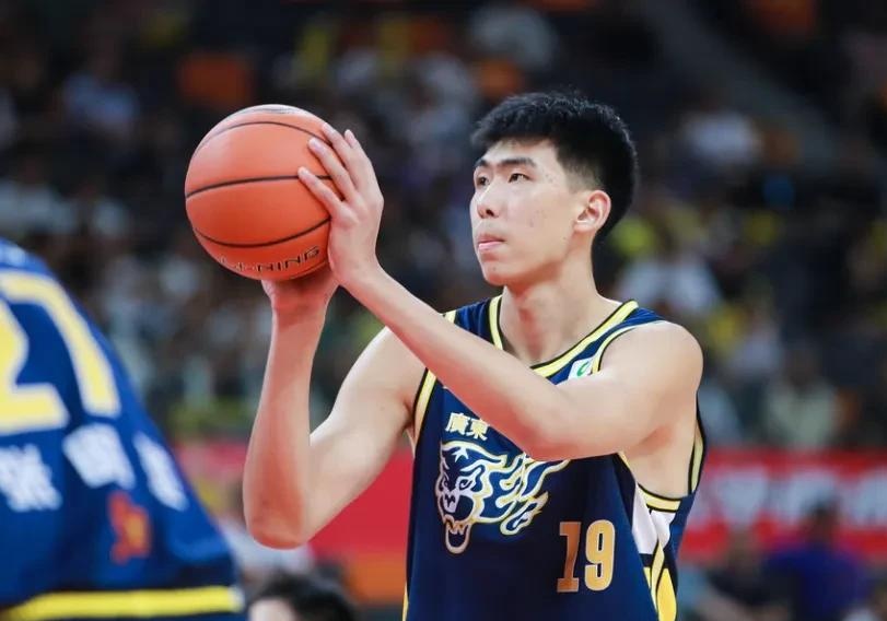 杠上了？徐昕与杜锋疑似在热身赛中发生言语冲突
